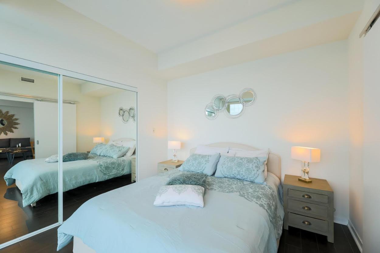 Skyline Elegance Condo โตรอนโต ภายนอก รูปภาพ