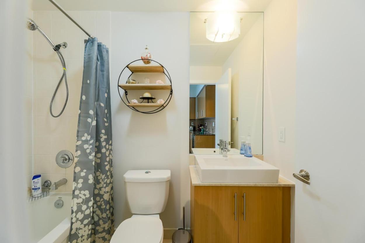Skyline Elegance Condo โตรอนโต ภายนอก รูปภาพ
